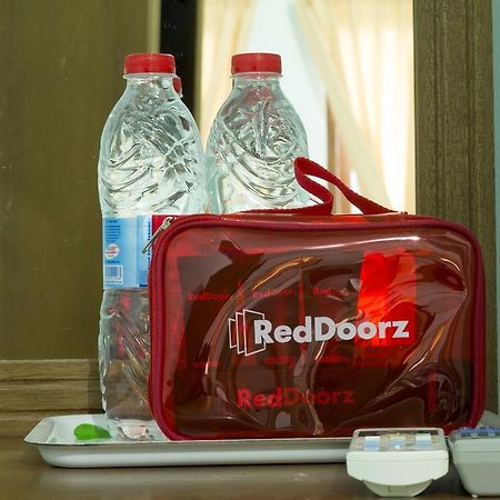 מלון ג'קרטה Reddoorz Near Cilandak Town Square מראה חיצוני תמונה