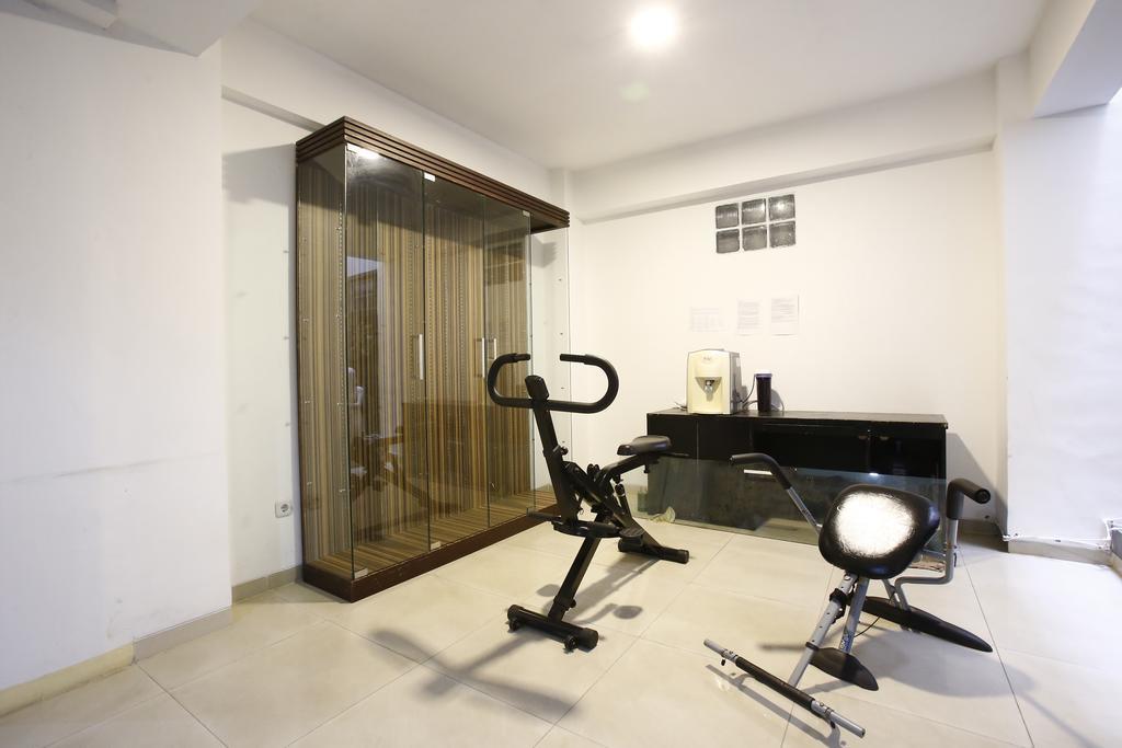 מלון ג'קרטה Reddoorz Near Cilandak Town Square מראה חיצוני תמונה