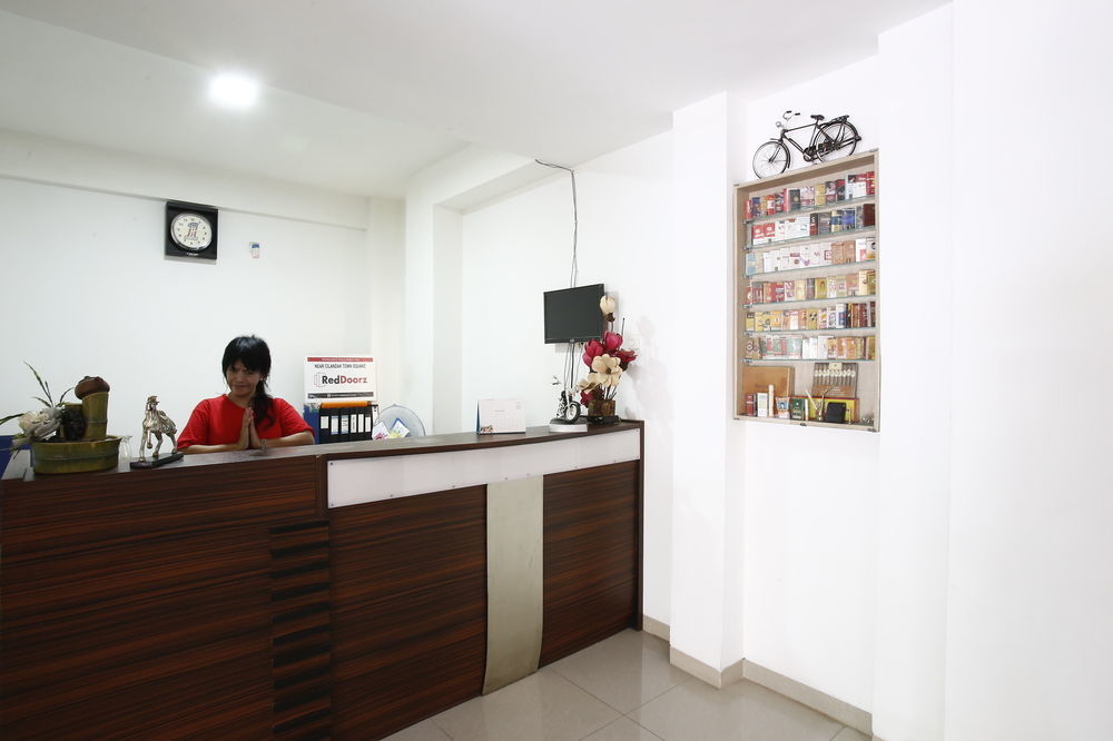 מלון ג'קרטה Reddoorz Near Cilandak Town Square מראה חיצוני תמונה