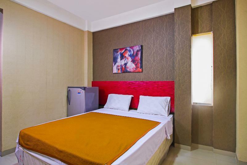 מלון ג'קרטה Reddoorz Near Cilandak Town Square מראה חיצוני תמונה