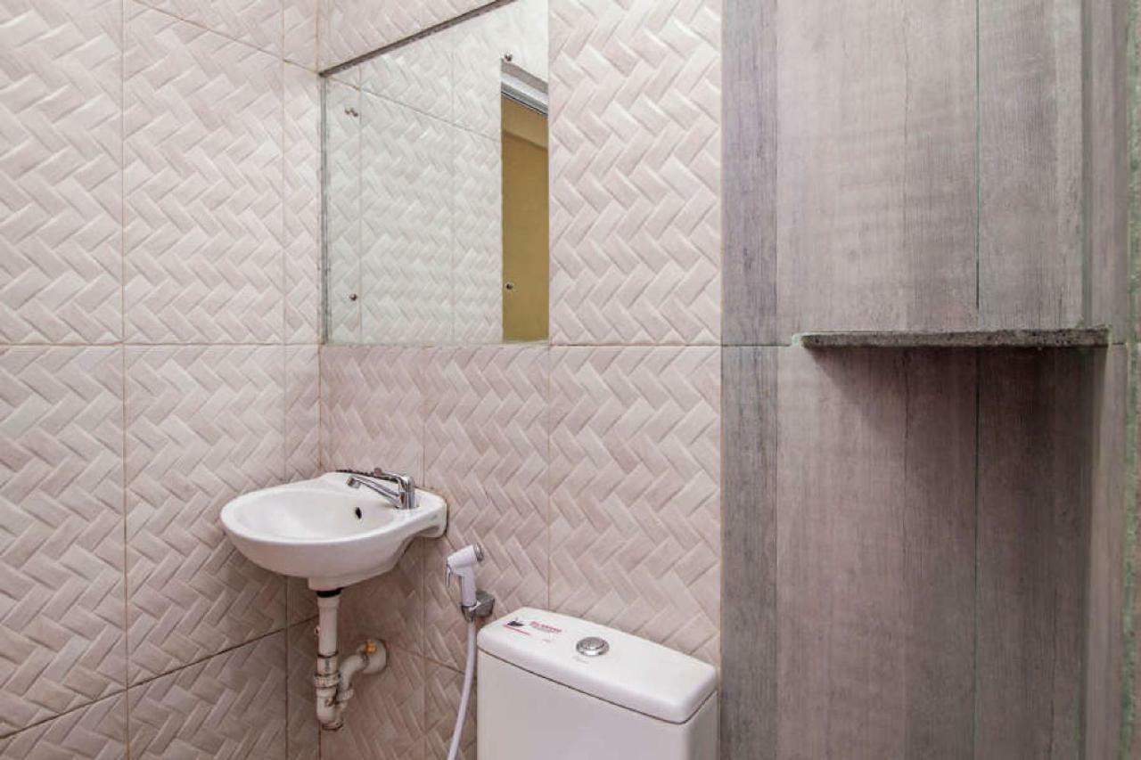 מלון ג'קרטה Reddoorz Near Cilandak Town Square מראה חיצוני תמונה